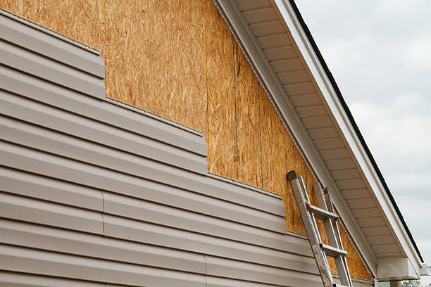 Professional Siding Contractor technician working in Columbus, NJ